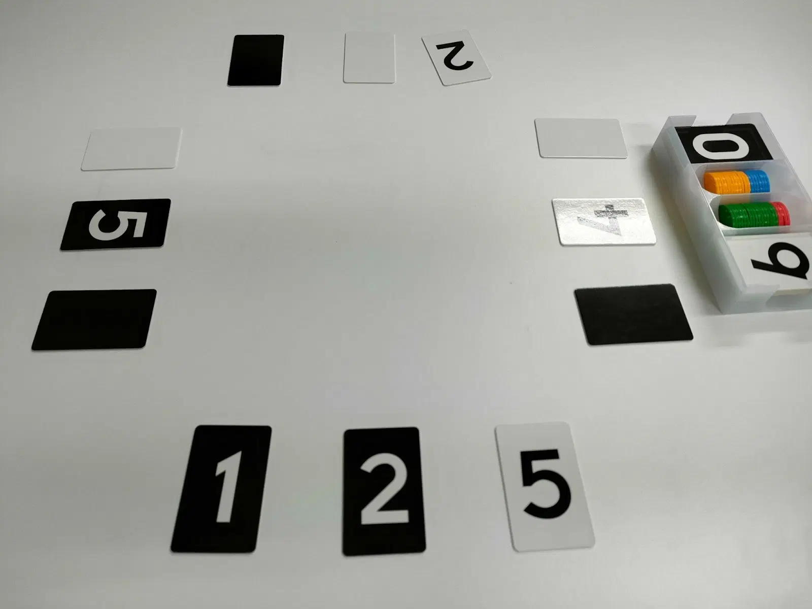 小学生がalgo Basicで遊んでいる様子